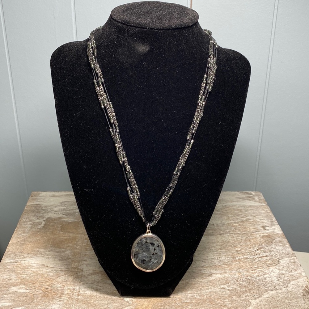 Retired N1895 Silpada necklace